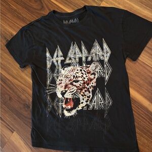Def Leppard preloved shirt